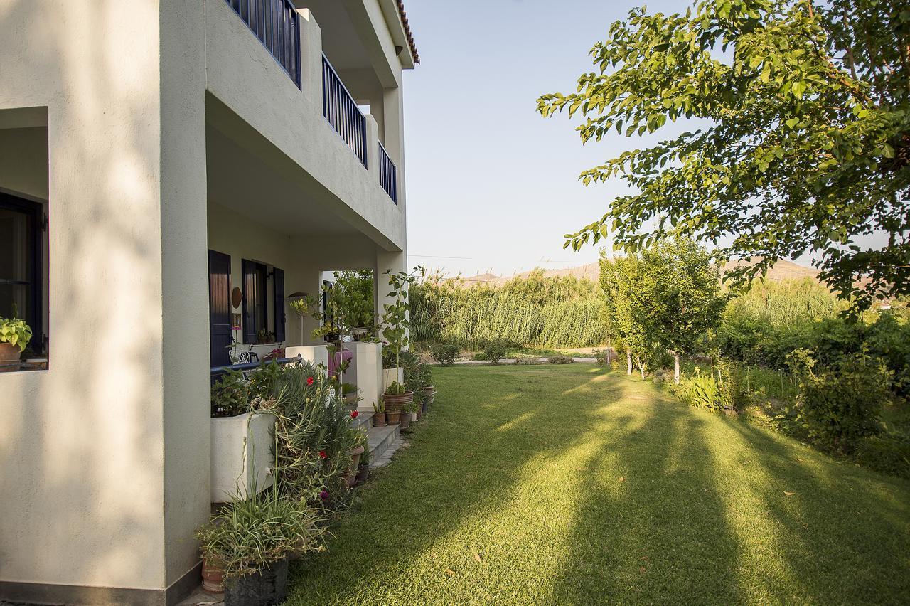 Eressos Ilios Apartments 斯卡拉埃雷索 外观 照片